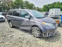 2015 Toyota SIENNA фото