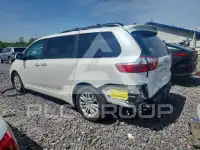 2015 Toyota SIENNA photo