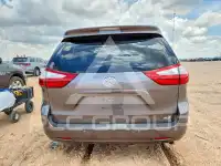 2015 Toyota SIENNA фото