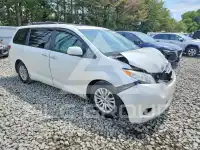 2015 Toyota SIENNA photo
