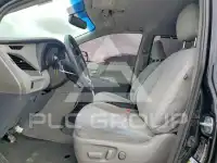 2015 Toyota SIENNA photo