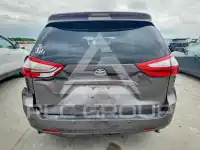 2015 Toyota SIENNA фото