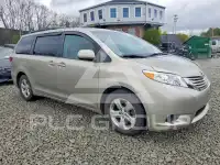 2015 Toyota SIENNA photo