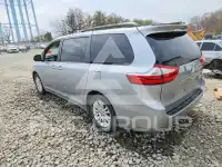 2015 Toyota SIENNA photo