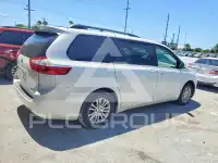 2015 Toyota SIENNA photo