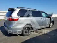 2015 Toyota SIENNA photo