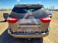 2015 Toyota SIENNA photo
