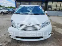 2015 Toyota SIENNA фото