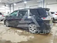 2015 Toyota SIENNA photo