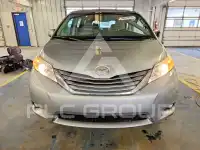 2015 Toyota SIENNA фото