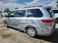 2015 Toyota SIENNA фото