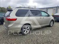 2015 Toyota SIENNA photo