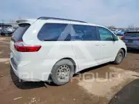2015 Toyota SIENNA photo
