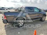 2015 Toyota TACOMA photo