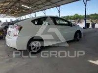 2015 Toyota PRIUS фото