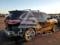 2015 Toyota Highlander фото