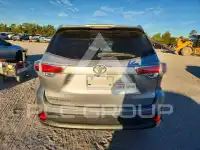2015 Toyota Highlander photo