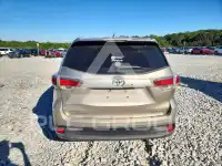 2015 Toyota Highlander photo