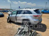 2015 Toyota Highlander photo