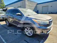 2015 Toyota Highlander фото