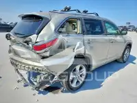 2015 Toyota Highlander photo