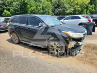 2015 Toyota Highlander photo