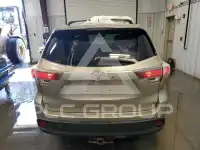 2015 Toyota Highlander photo