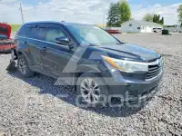 2015 Toyota Highlander photo