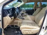 2015 Toyota Highlander photo