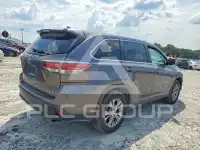 2015 Toyota Highlander photo