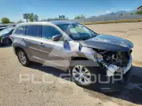 2015 Toyota Highlander фото