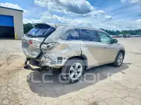2015 Toyota Highlander photo
