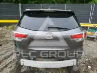 2015 Toyota Highlander photo