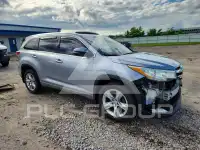 2015 Toyota Highlander photo