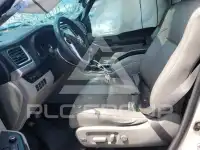 2015 Toyota Highlander photo