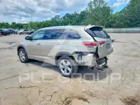 2015 Toyota Highlander photo