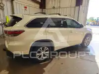 2015 Toyota Highlander photo