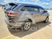 2015 Toyota Highlander photo