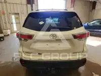 2015 Toyota Highlander photo