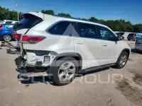 2015 Toyota Highlander photo