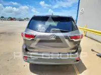 2015 Toyota Highlander photo