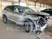 2015 Toyota Highlander фото