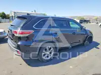 2015 Toyota Highlander photo