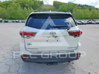 2015 Toyota Highlander фото