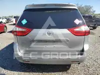 2015 Toyota SIENNA photo