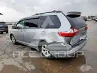 2015 Toyota SIENNA фото