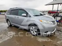 2015 Toyota SIENNA фото