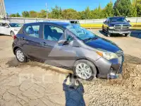 2015 Toyota YARIS фото