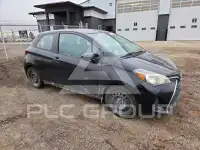 2015 Toyota YARIS фото