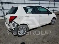 2015 Toyota YARIS фото